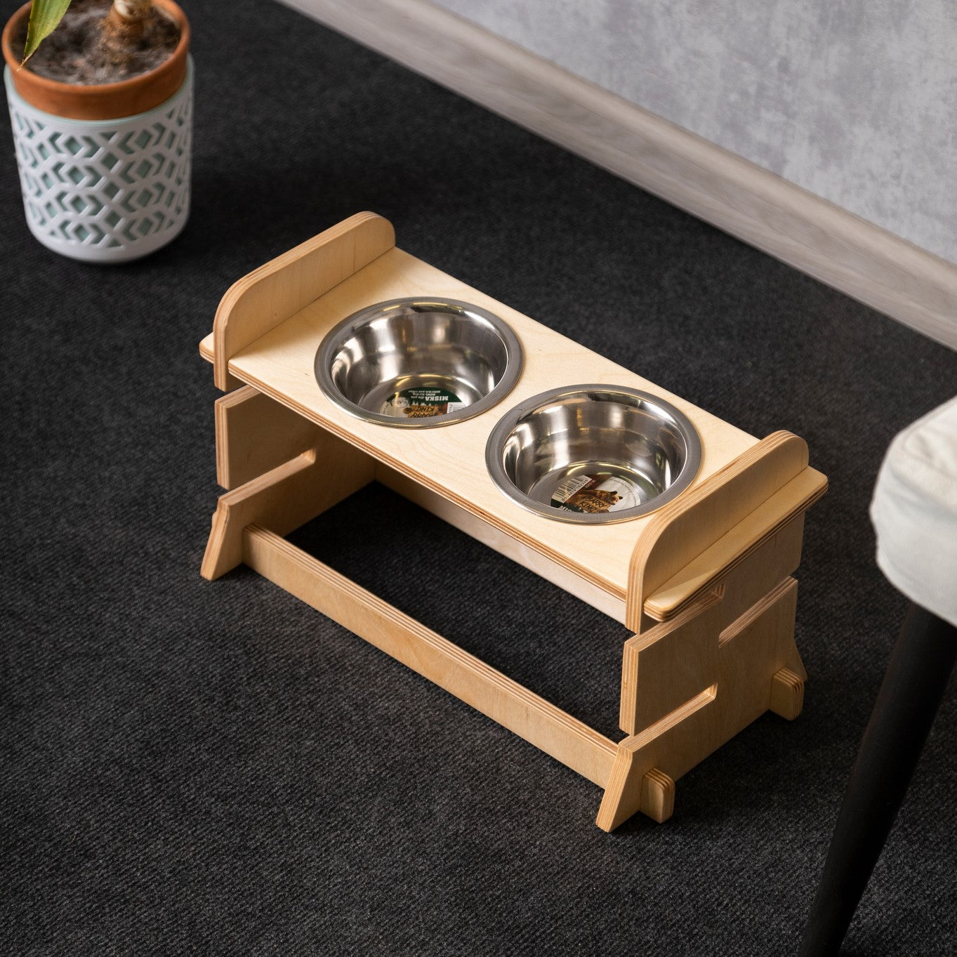 cat feeding station, dog feeder, color clear, top view