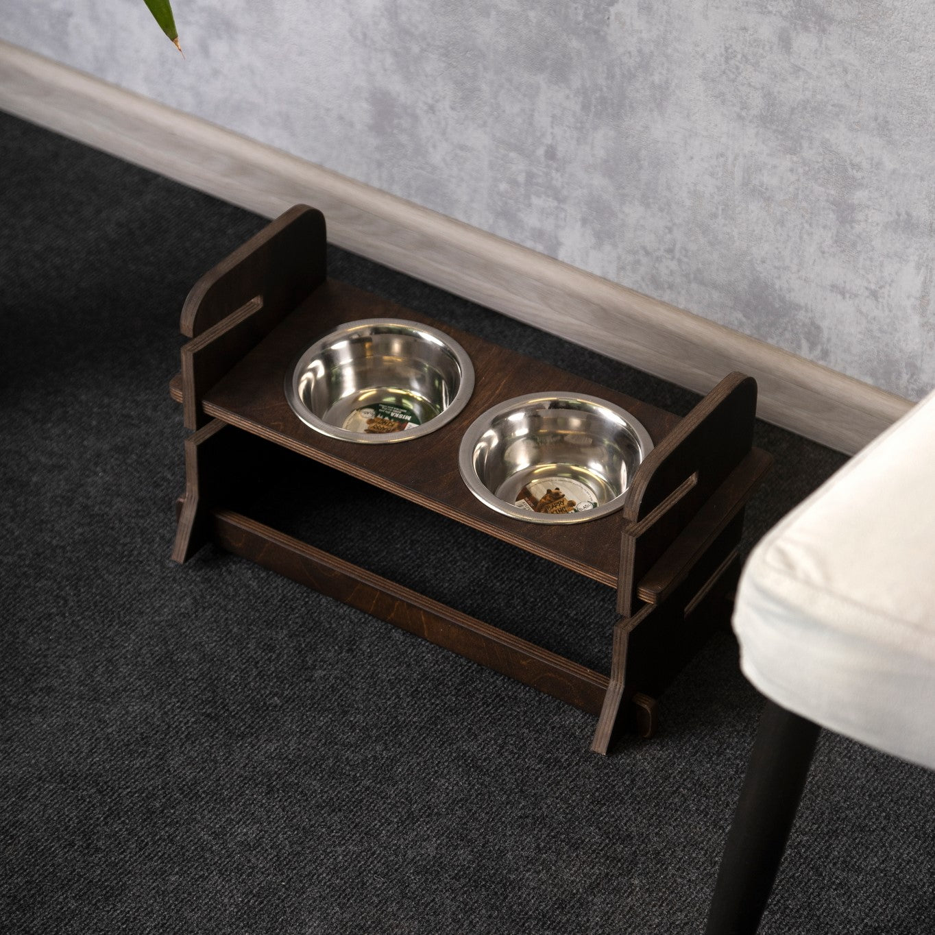 slow feeder cat bowl, color wenge, top view