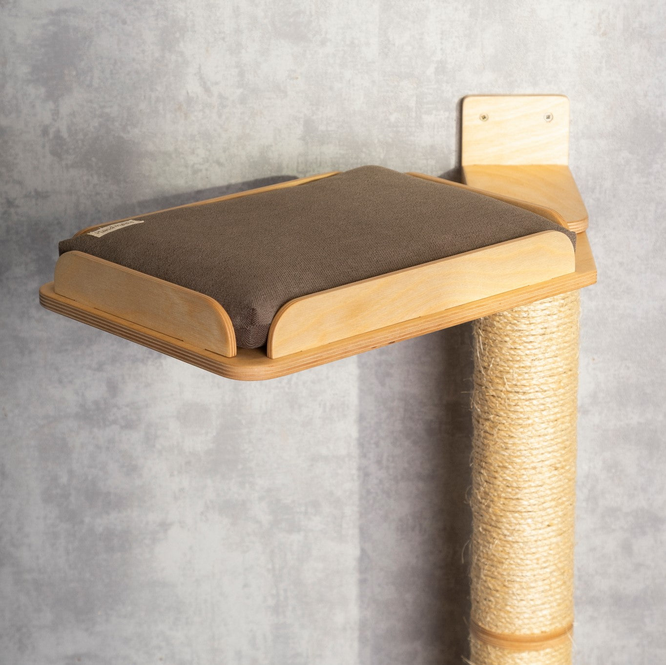 Premium Cat Scratching Post and Cozy Bed Combo - Ultimate Comfort for Your Feline Friend