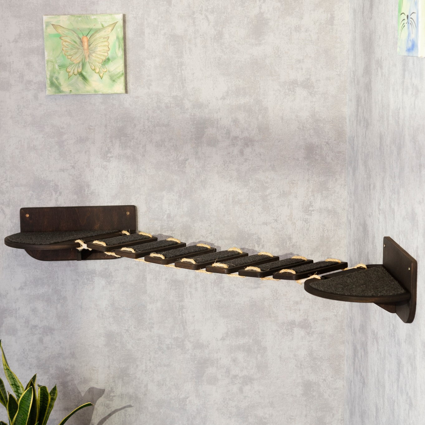 Unique Cat Corner Bridge - Enhance Your Kitty's Playtime and Décor