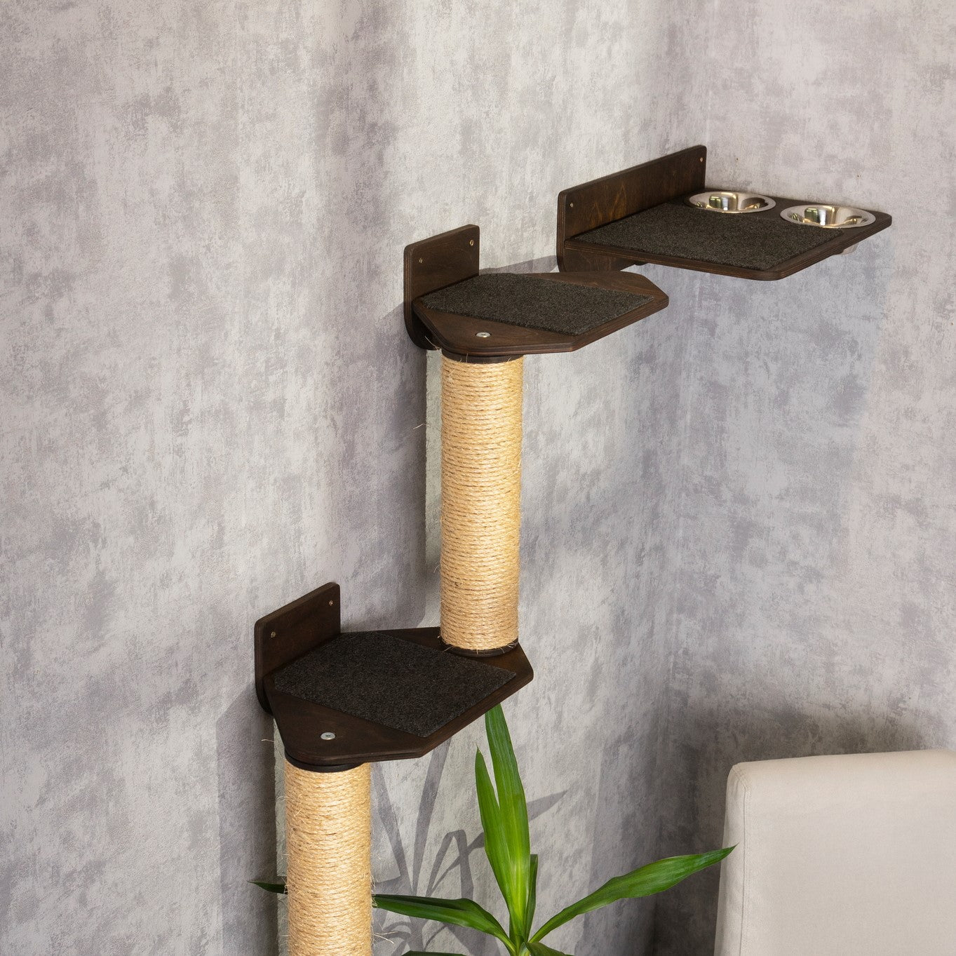 Multi-Level Cat Tree and Convenient Feeder - Perfect for Cat Lovers