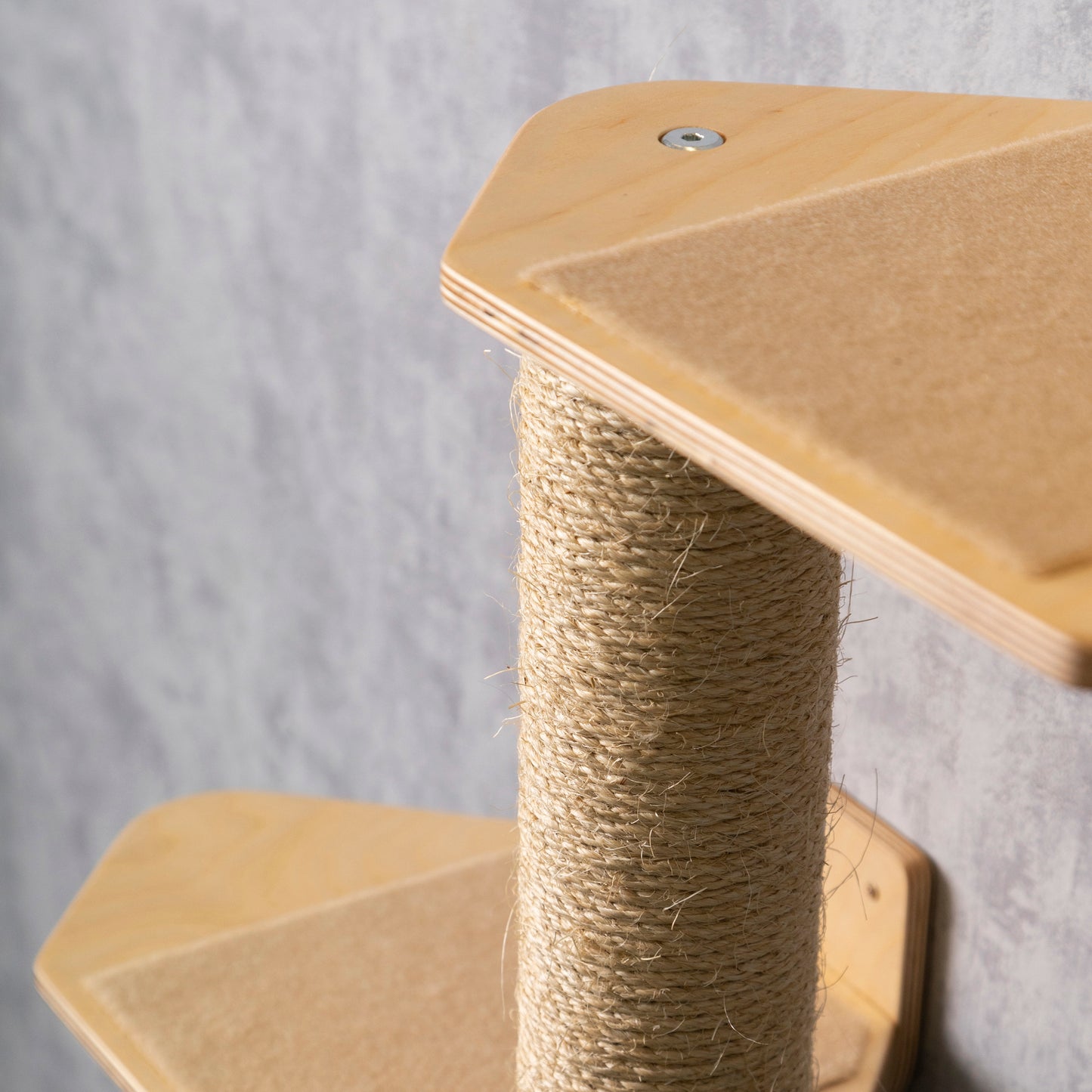 Stylish and Durable Cat Scratching Post - Perfect for Keeping your Feline Friend Happy and Healthy