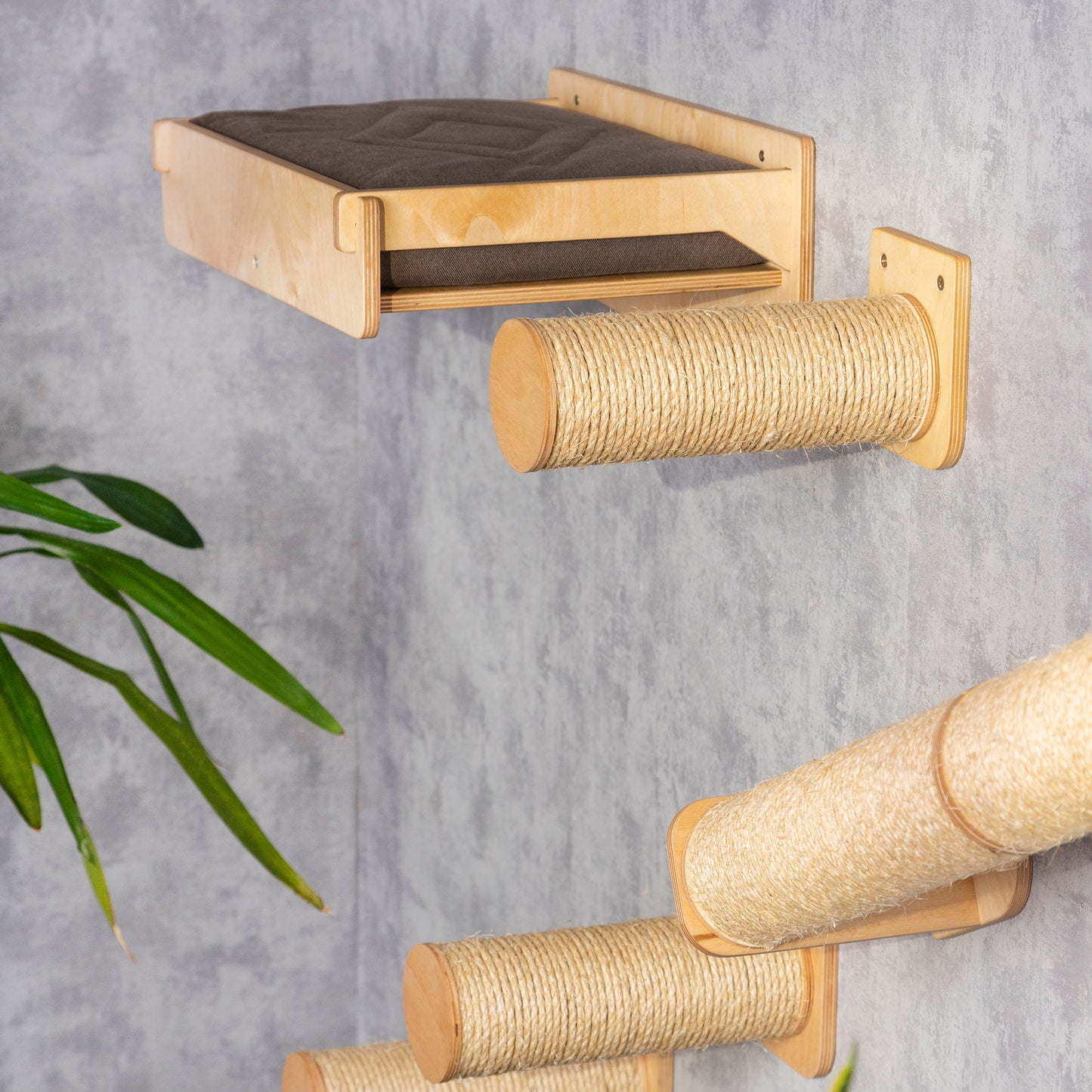 Multi-Functional Cat Bed: Feeder, Steps, and Scratching Post - Pamper Your Beloved Cat with the Ultimate Haven