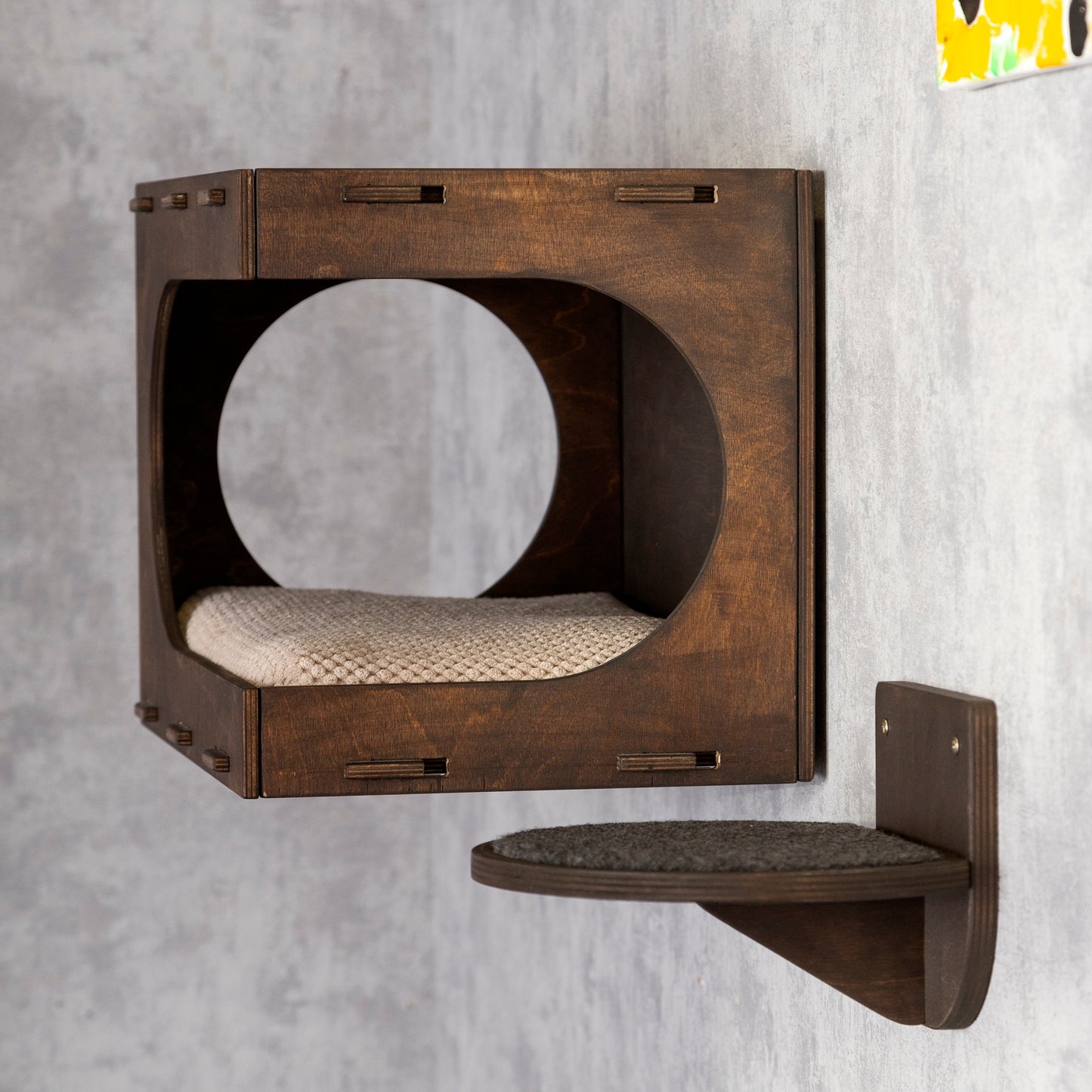 Modern Cat Furniture: Round Step Cat House with Stylish Bridge Feature