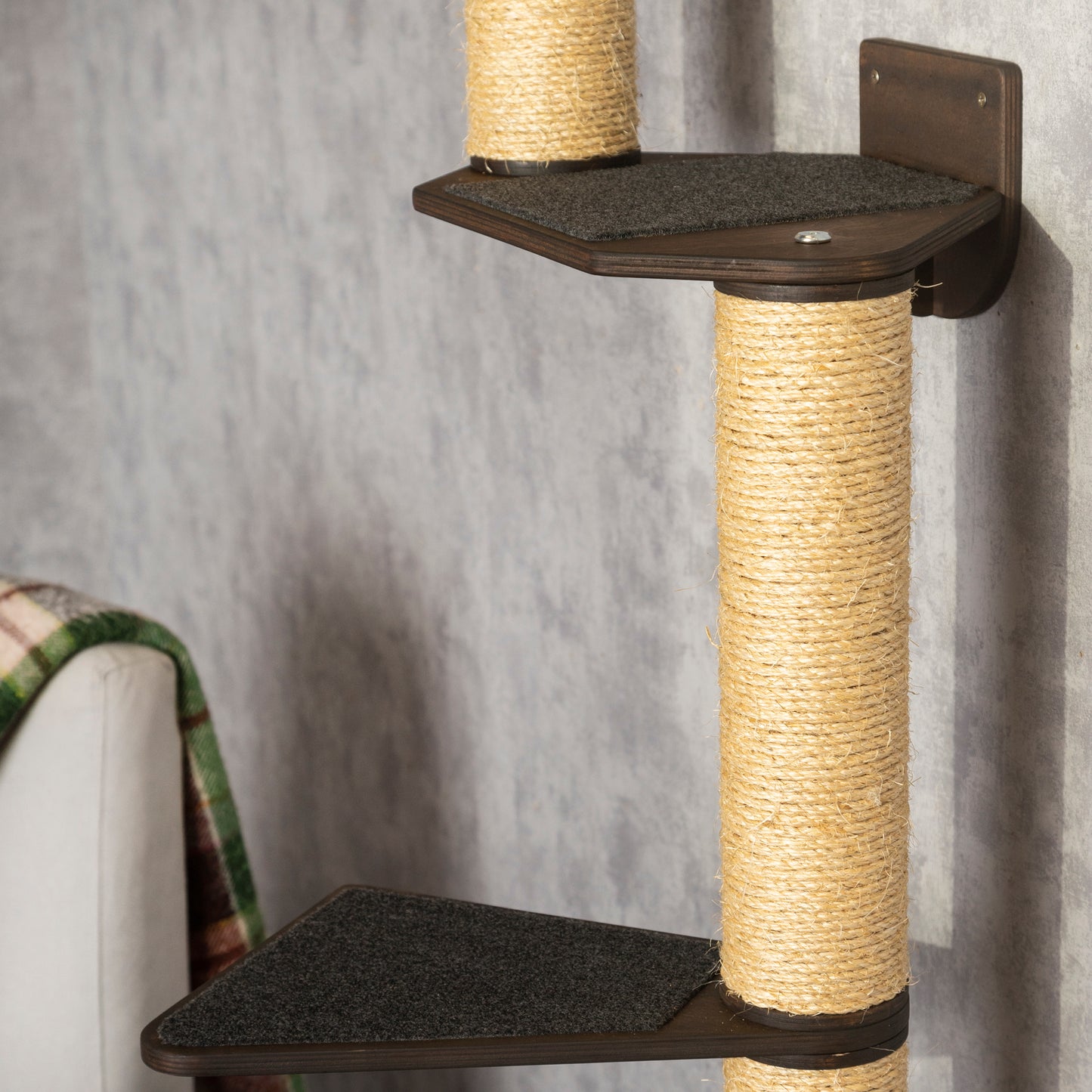 Stylish Cat Tree & Cat Shelves with Built-in Cozy Bed - A Space-Saving Solution for Your Feline Friend