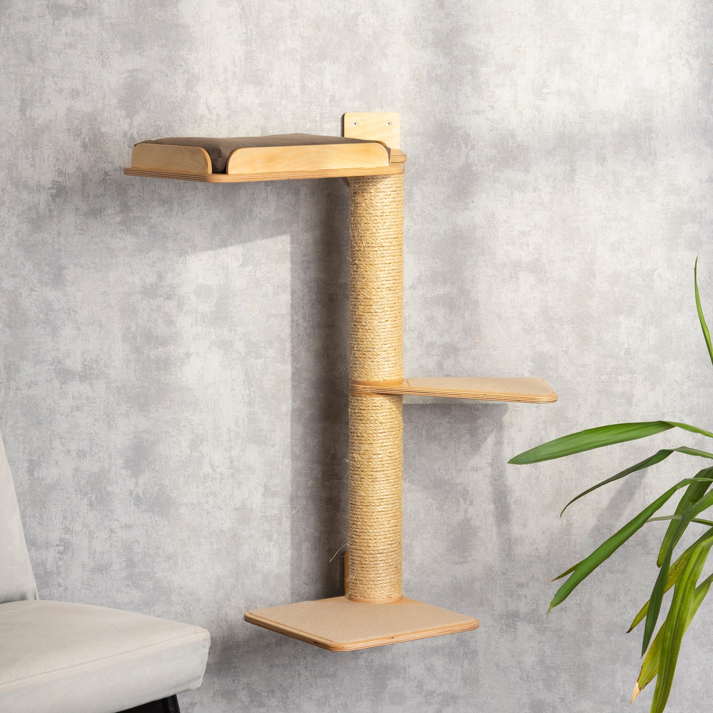 Stylish Cat Tree with Built-in Cozy Bed - A Space-Saving Solution for Your Feline Friend