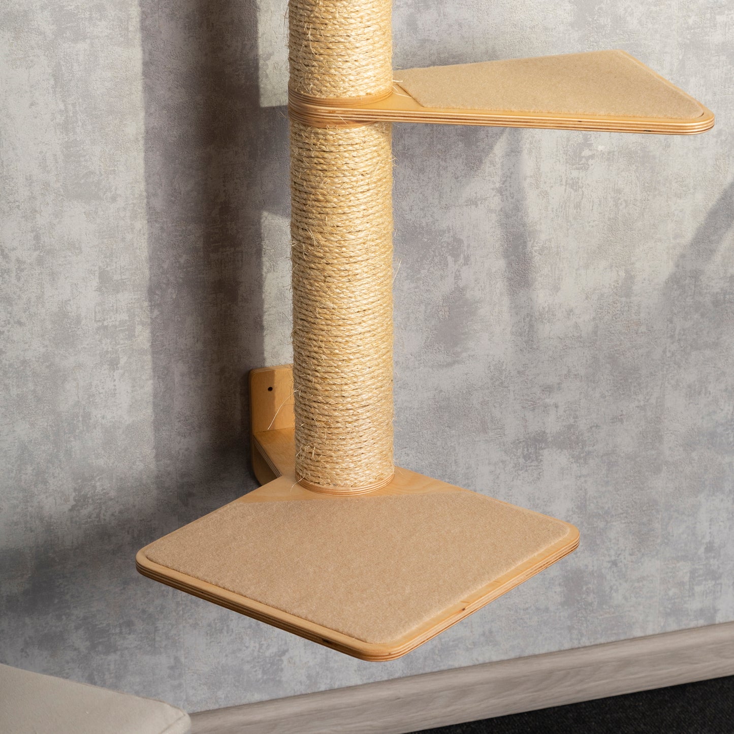 Stylish Cat Tree with Built-in Cozy Bed - A Space-Saving Solution for Your Feline Friend